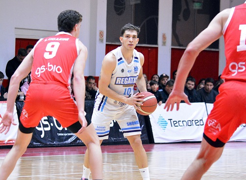 Regatas sufrió en Córdoba y vuelve a Corrientes con la obligación de ganar